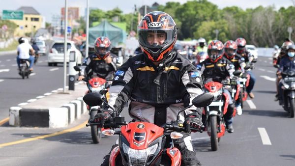 Hamish Daud Touring Motor