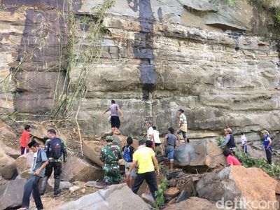 Dahsyatnya Reruntuhan Tebing Batu yang Tewaskan 2 Warga Sulbar