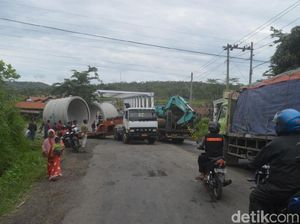 Ada Truk Trailer Melintang, Arus Lalin Tegal-Purwokerto Tersendat