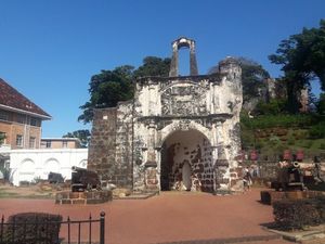 Wisata Sejarah di Melaka, Wajib Mampir ke Benteng A Famosa