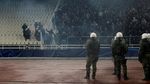 Brutal, Bentrok Suporter AEK Athens Vs Fans Ajax