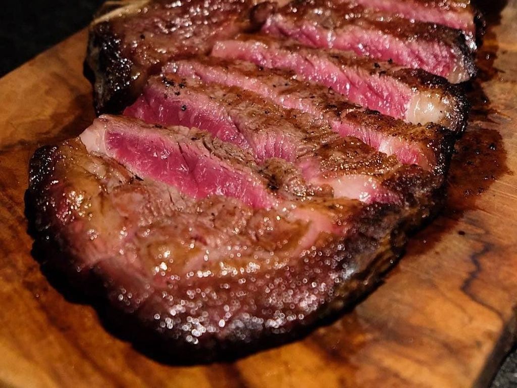 Mumpung Kantong Lagi Tebal, Ayo, Makan Rib Eye Juicy di 5 Tempat Ini! Mumpung Kantong Lagi Tebal, Ayo, Makan Rib Eye Juicy di 5 Tempat Ini!