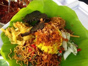 Ada Nasi Kuning hingga Buroncong Legit Buat Sarapan di Makassar