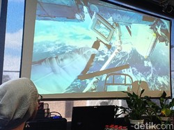 Menjajal Sensasi Menjelajah Luar Angkasa Lewat VR