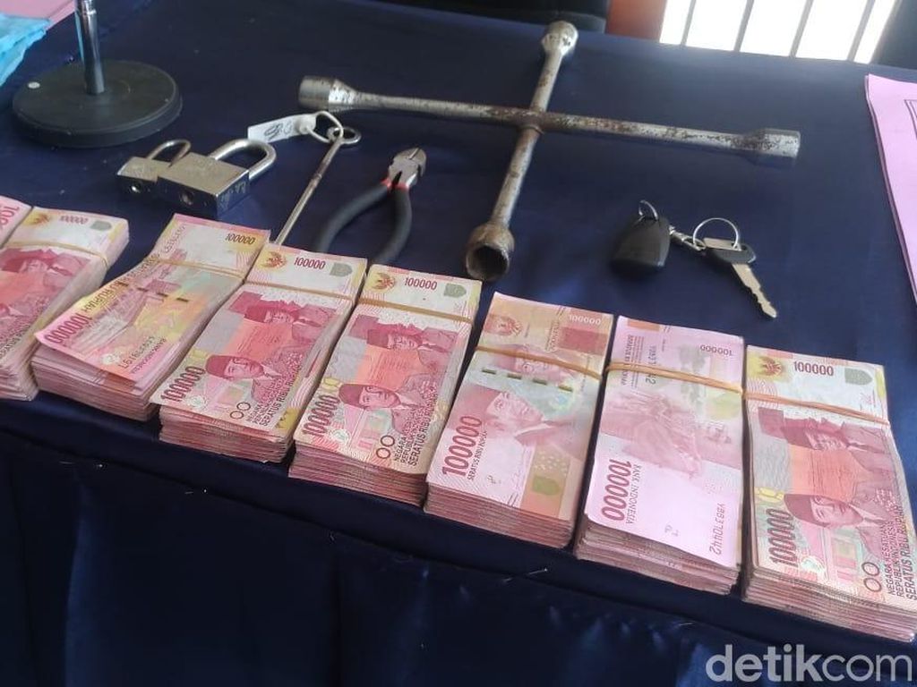 Pembobol Brankas ATM Rp 750 Juta di Mataram Dibekuk Pembobol Brankas ATM Rp 750 Juta di Mataram Dibekuk
