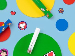 Kosmetik Dear Me Beauty Rilis Lipstik Bertema Snoopy