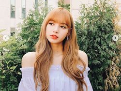 Lisa Blackpink, Sosok Anak Mami yang Berbakat Sejak Kecil