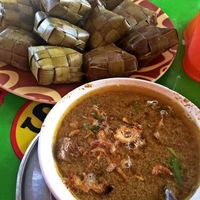 Ada Nasi Kuning sampai Buroncong Legit Buat Sarapan di Makassar