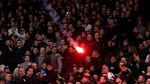 Brutal, Bentrok Suporter AEK Athens Vs Fans Ajax
