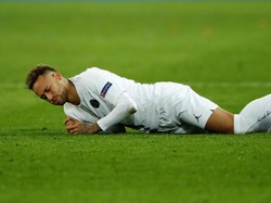 Robertson: Akting Neymar Buat Liverpool Hilang Kendali