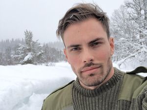 Liburannya Model Norwegia yang Suka Selfie, Andreas Eriksen