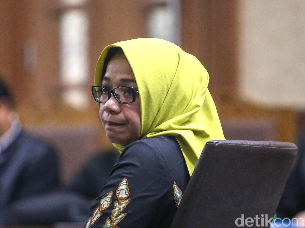 Eni Saragih Jalani Sidang Perdana Suap PLTU Riau-1 Eni Saragih Jalani Sidang Perdana Suap PLTU Riau-1