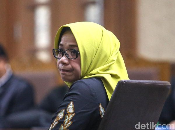 Eni Saragih Jalani Sidang Perdana Suap PLTU Riau-1