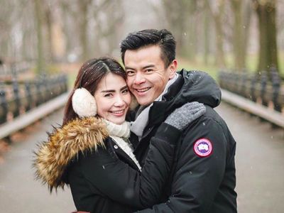 8 Momen Romantis Pasangan Muda Dion Wiyoko dan Fiona Anthony