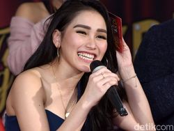 Ayu Ting Ting Ingin Gelar Mini Konser