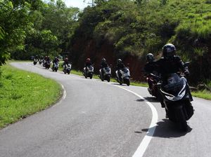 Menjajal Ketangguhan Honda PCX di Jalur 1.000 Tikungan