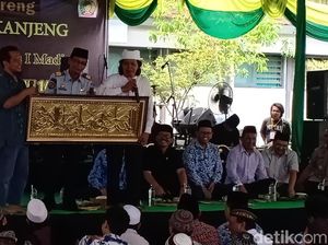 Ke Lapas Madiun, Cak Nun Dapat Kejutan dari Napiter