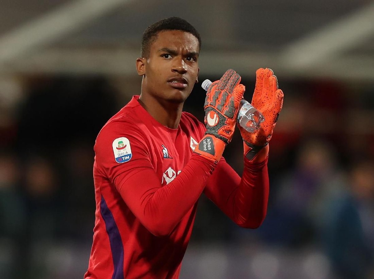 Alban Lafont ingin menjajal tendangan penalti Cristiano Ronaldo (Gabriele Maltinti/Getty Images)