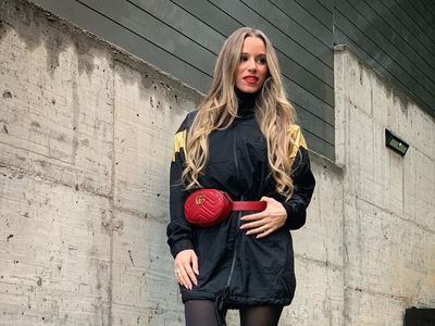 Dulu Jadi Pelayan, Kisah Wanita Cantik yang Jadi Istri Pemain FC Barcelona