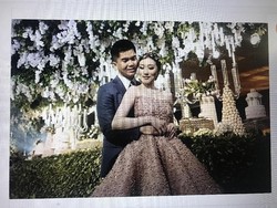 Menikah, Crazy Rich Surabayan Hias Kuku Bertabur Kristal Swarovski