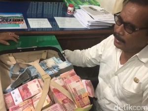 Kena OTT Jaksa, Pejabat Pemprov Sultra Masuk Rumah Sakit Kena OTT Jaksa, Pejabat Pemprov Sultra Masuk Rumah Sakit