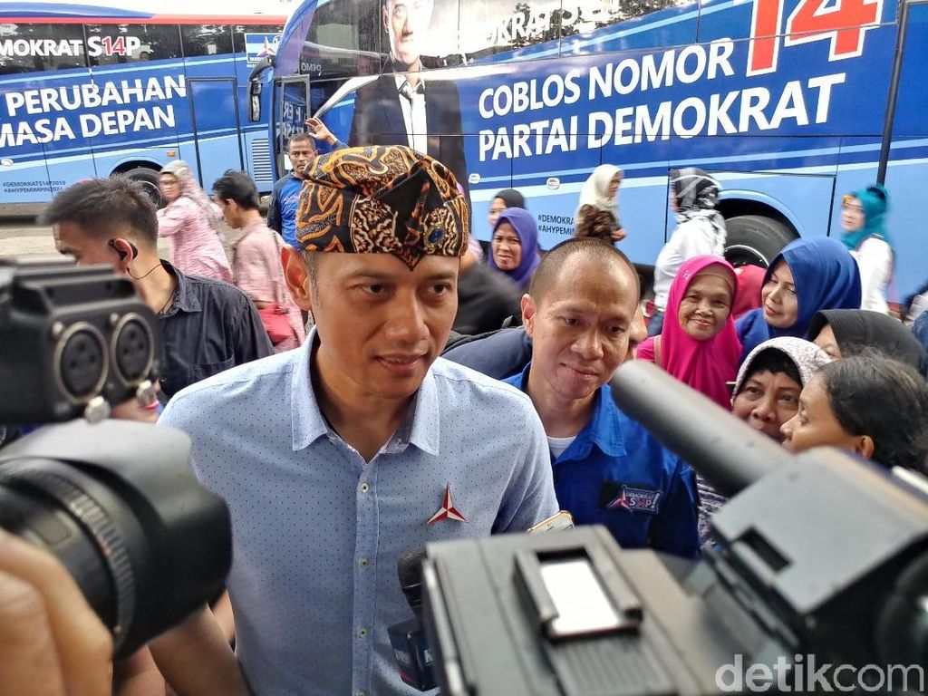 AHY: Perusakan Baliho SBY Sangat Berlebihan dan Kasar AHY: Perusakan Baliho SBY Sangat Berlebihan dan Kasar