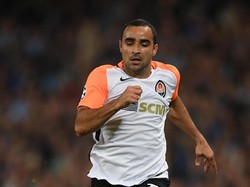Posisi bek kiri ditempati Ismaily dari Shakhtar Donetsk. Ismaily mencetak gol pembuka Shakhtar saat menaklukkan Hoffenheim 3-2. Shakhtar menjaga kans lolos dengan hasil itu. (Foto: Laurence Griffiths/Getty Images)