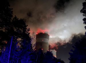 Greenpeace Menyerang Pembangkit Listrik di Polandia