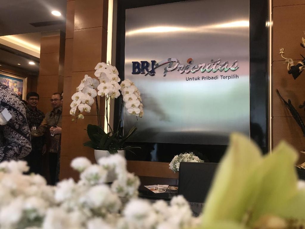 Dana Kelolaan Nasabah Prioritas BRI Capai Rp 93 T Dana Kelolaan Nasabah Prioritas BRI Capai Rp 93 T