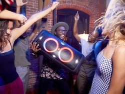 JBL Rilis Speaker untuk Penggila Pesta