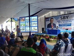 SBY Sekeluarga Temui Kader dan Simpatisan di Bandung