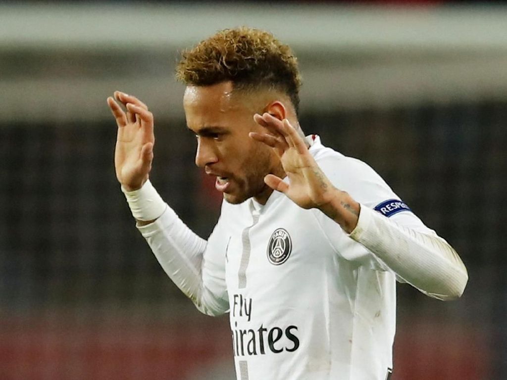 Marquinhos Amat Sangat Berharap Neymar Bertahan di PSG Marquinhos Amat Sangat Berharap Neymar Bertahan di PSG