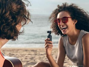 DJI Rilis Kamera dan Gimbal Mungil, Namanya Osmo Pocket DJI Rilis Kamera dan Gimbal Mungil, Namanya Osmo Pocket