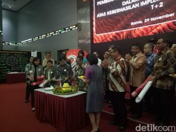 Pencairan Saham 2 Hari Berjalan Mulus, BEI Gelar Tumpengan