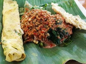 Kalau ke Madiun Jangan Lupa Sarapan Pecel Hits di Sini