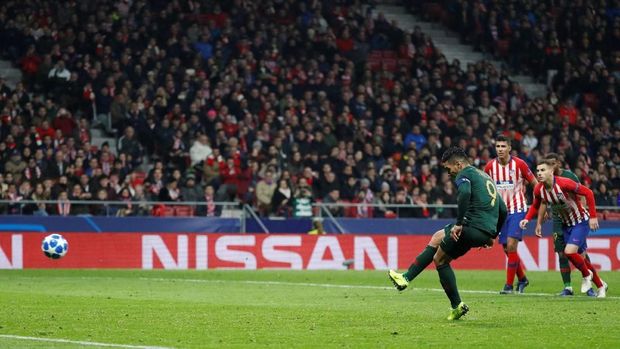 Falcao gagal mengeksekusi penalti dengan baik.