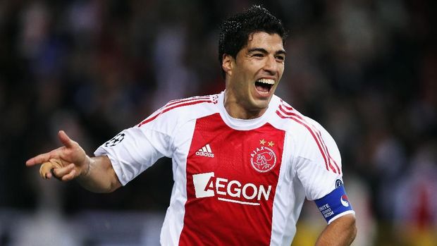 Fans PSV Mau Ejek Luis Suarez, Eh Munculnya Denis Suarez