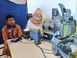 Antusiasnya Anak-anak Bikin KTP di Parepare Sulsel