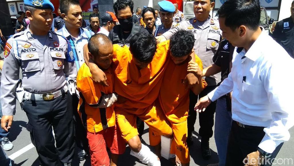 Tampang 5 Begal Sadis yang Tebas Tangan Imran hingga Putus Tampang 5 Begal Sadis yang Tebas Tangan Imran hingga Putus