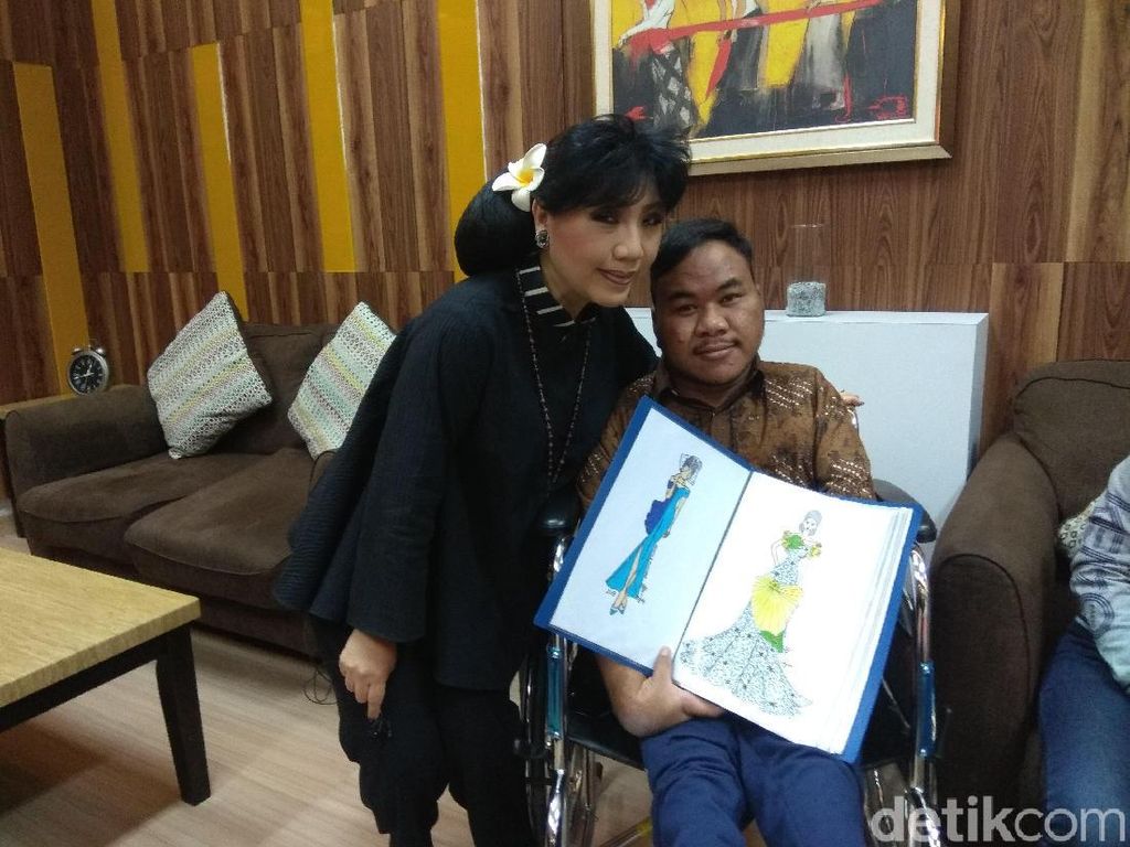 Sisi Lain Anne Avantie, Designer yang Juga Pendiri Yayasan Peduli Disabilitas Sisi Lain Anne Avantie, Designer yang Juga Pendiri Yayasan Peduli Disabilitas