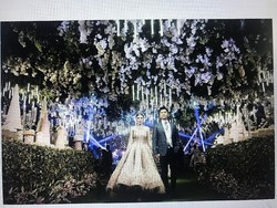 Mengintip Uniknya Undangan Pertunangan Crazy Rich Surabayan yang Viral