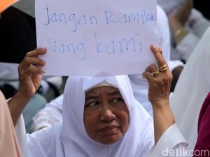 Ini Mobil-mobil Bos First Travel yang Dirampas Negara Ini Mobil-mobil Bos First Travel yang Dirampas Negara