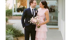 Foto: Indahnya Pernikahan Mandy Moore yang Hanya Digelar di Belakang Rumah