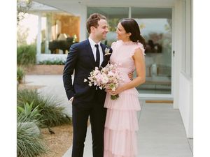 Foto: Indahnya Pernikahan Mandy Moore yang Hanya Digelar di Belakang Rumah