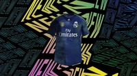 Buat fans Real Madrid, jersey biru bertabur bintang ini adalah barang koleksi yang sayang dilewatkan (ist.)
