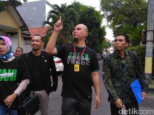 Ngendon di Polisi, Bagaimana Kabar Kasus Persekusi Ahmad Dhani? Ngendon di Polisi, Bagaimana Kabar Kasus Persekusi Ahmad Dhani?
