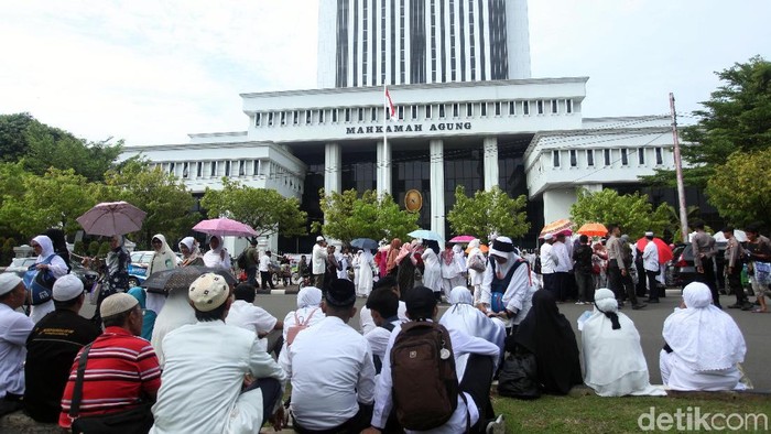 Demo Jemaah First Travel (Dok. detikcom) Demo Jemaah First Travel (Dok. detikcom)