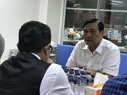 Luhut: Pemerintah Siap Kirim ASN-Mahasiswa Terbaik ke Luar Negeri