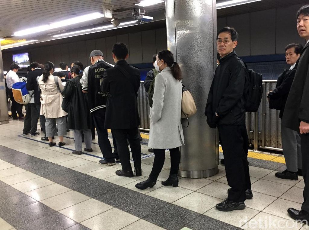 Rekan Commuters, Ada Contoh Baik Naik Kereta ala Jepang Nih! Rekan Commuters, Ada Contoh Baik Naik Kereta ala Jepang Nih!