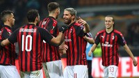 Kemudian Fabio Borini memastikan kemenangan MIlan dengan skor 5-2 di menit ke-81. (Foto: Marco Luzzani/Getty Images)